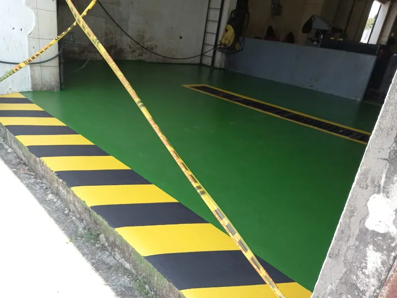 Piso epóxico industrial aplicado por Firepox en IDEM