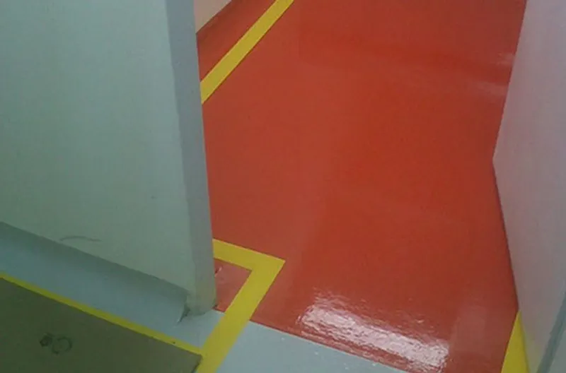 Piso epóxico industrial aplicado por Firepox en Laboratorio Expopharma