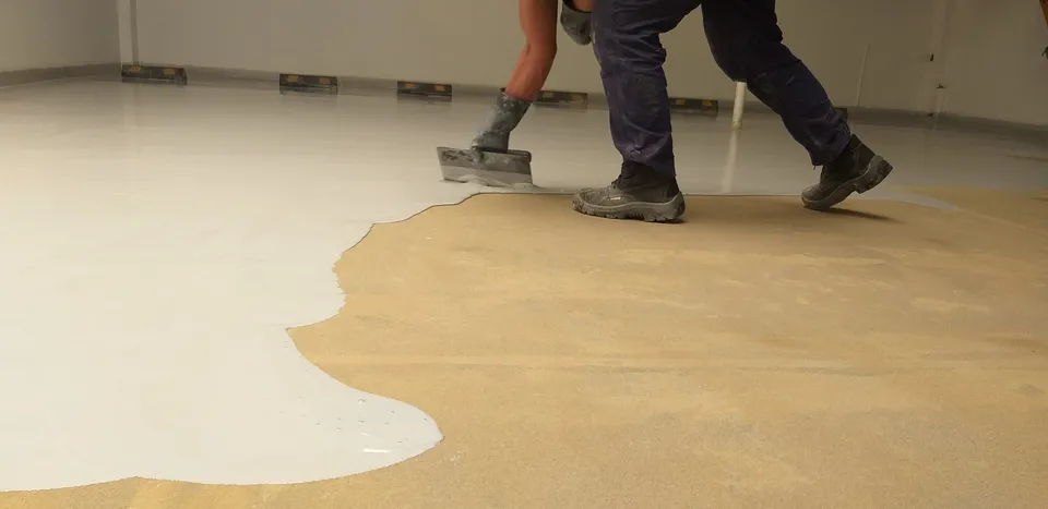 Piso epóxico sanitario en un área hospitalaria